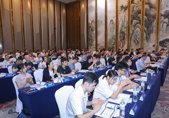 2024環氧樹(shù)脂及固化(huà)劑應用(yòng)技(jì)術(shù)培訓班圓滿結業(yè)，東(dōng)化(huà)新材受邀現(xiàn)場(chǎng)授課